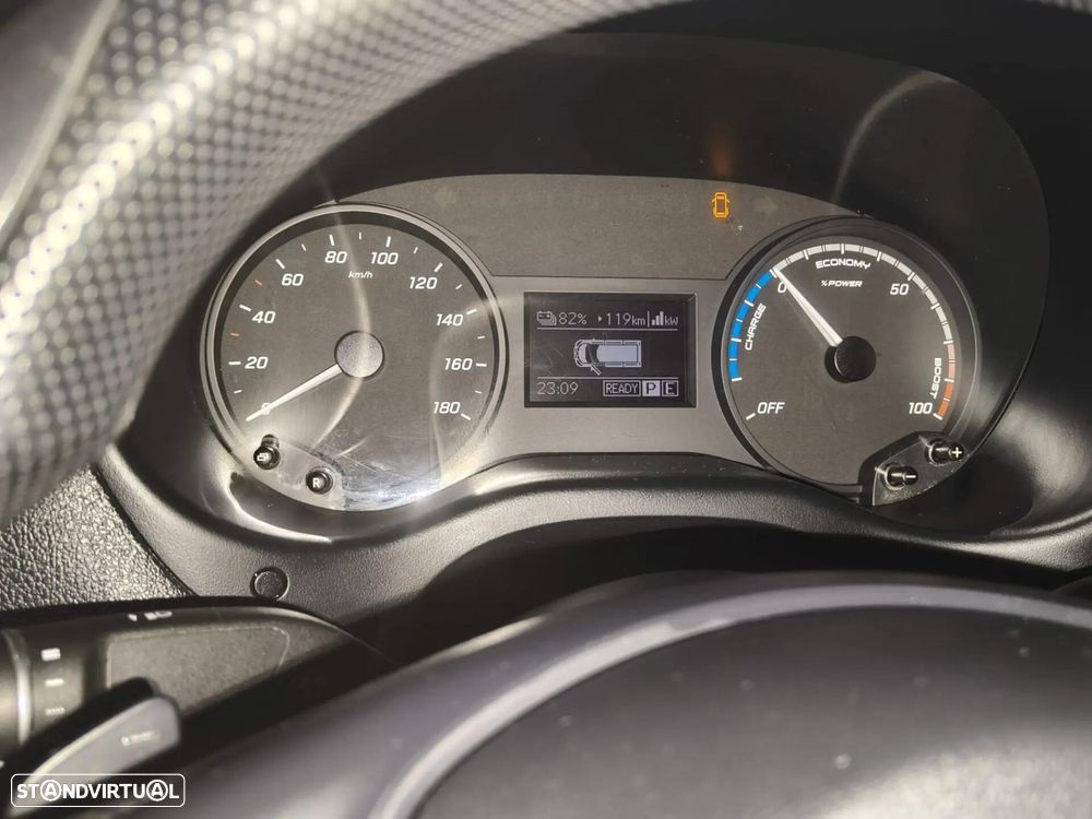 Mercedes-Benz eVito Tourer Extra-Longa PRO - 17