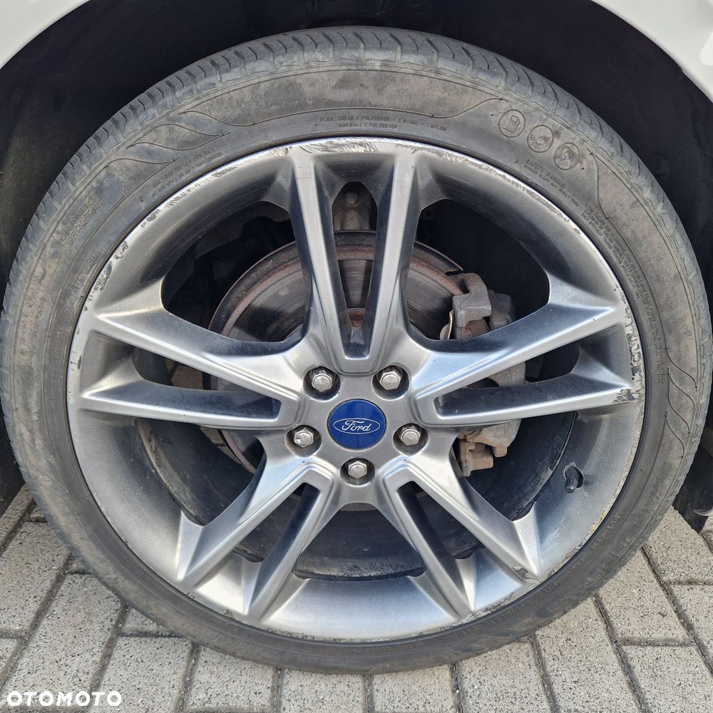 Ford Fusion - 22