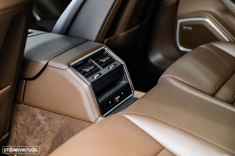Porsche Panamera Sport Turismo 4S E-Hybrid - 29