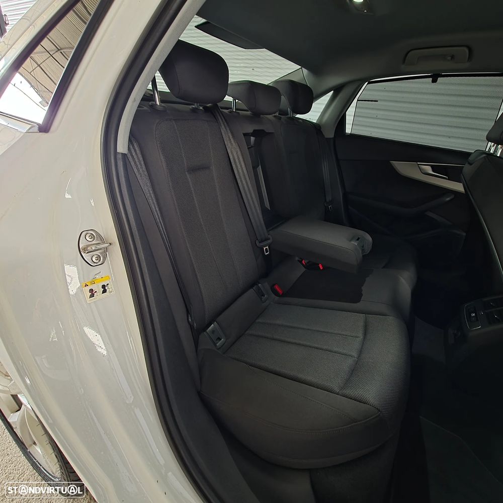 Audi A4 35 TDI S line S tronic - 17