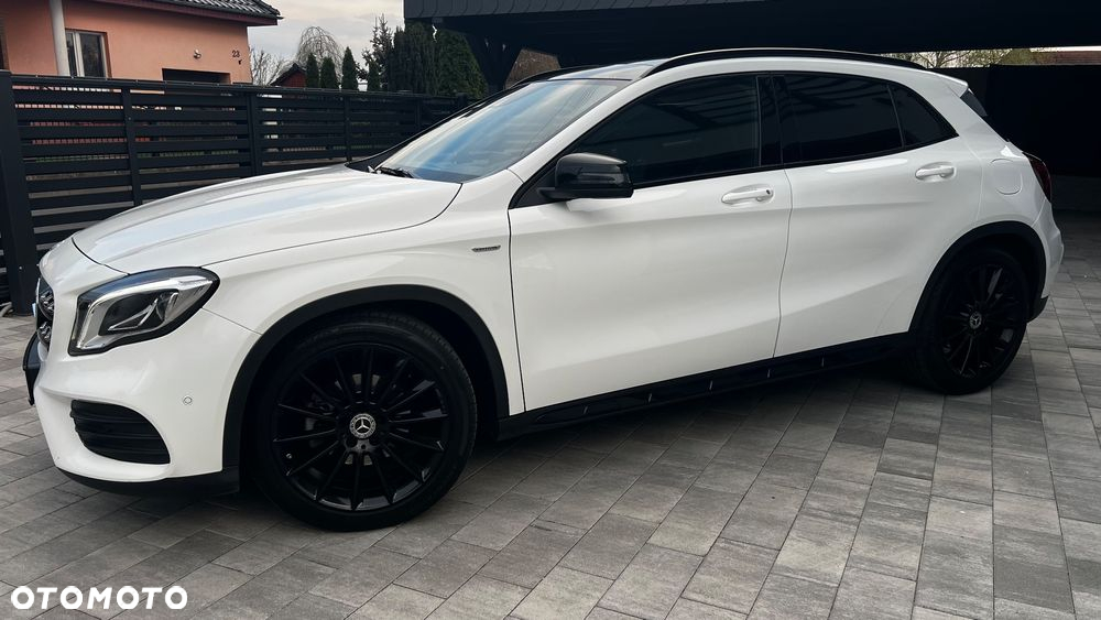 Mercedes-Benz GLA 200 7G-DCT AMG Line - 3