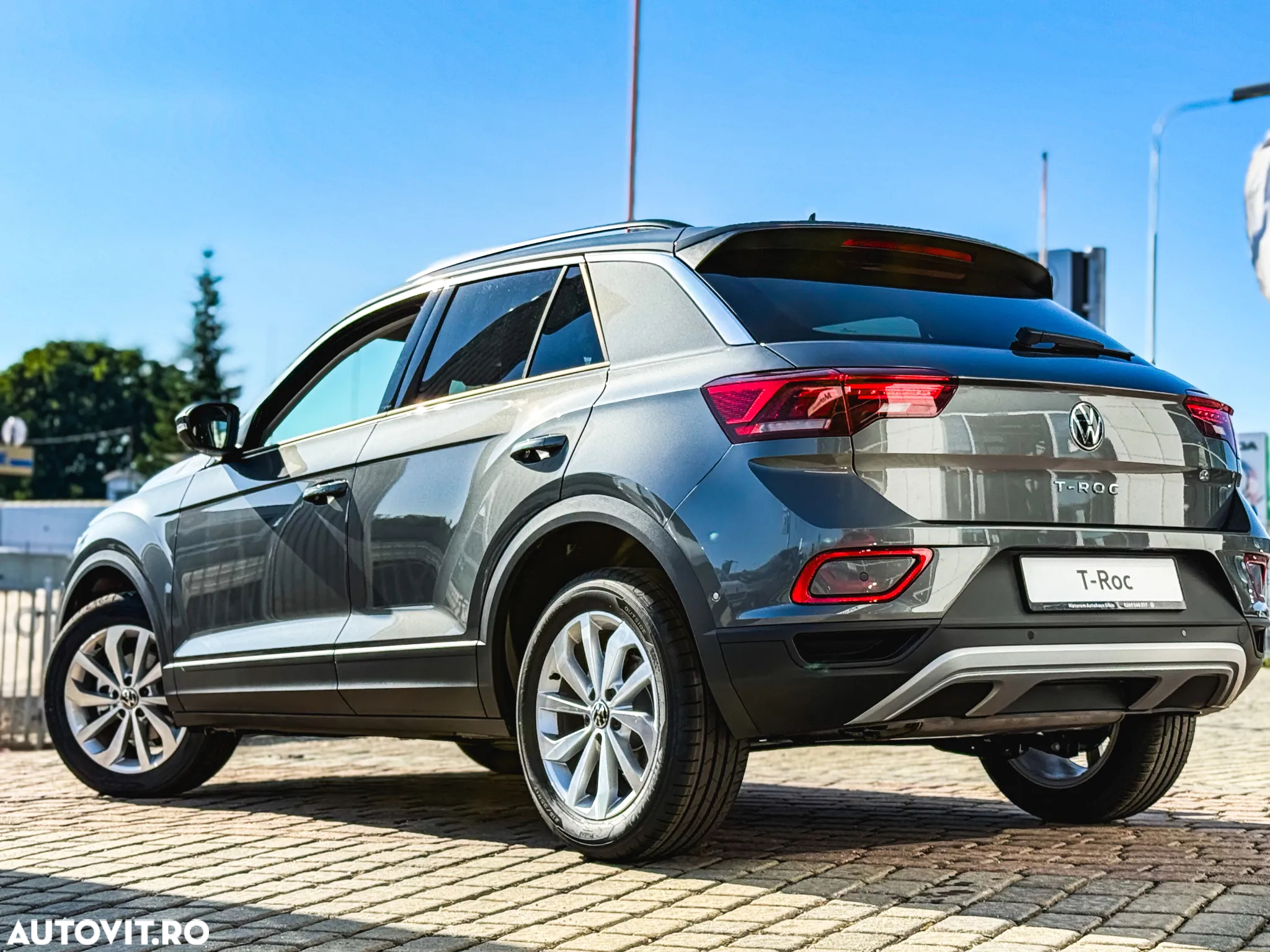 Volkswagen T-ROC 1.5 TSI DSG Life - 23