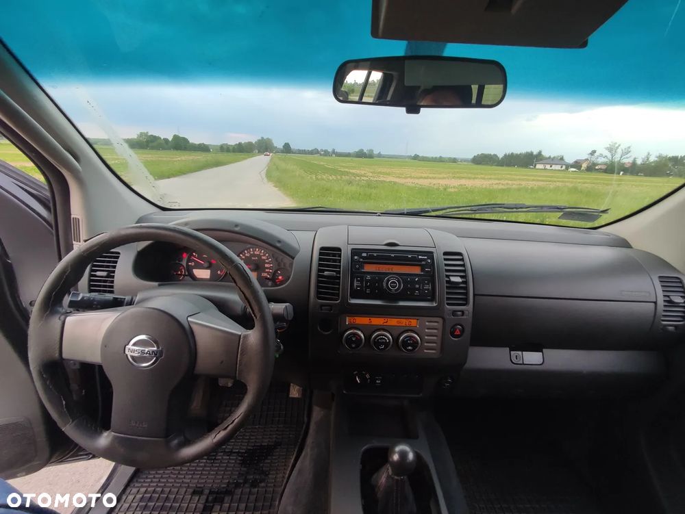 Nissan Navara 2.5 D Platinum - 9