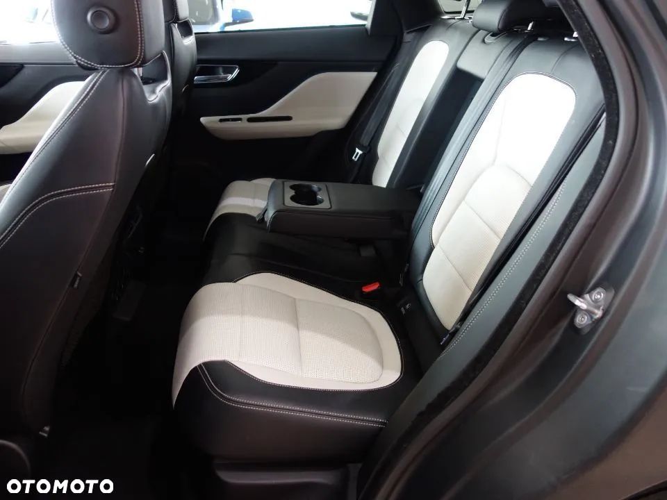 Jaguar F-Pace 2.0 i4P AWD R-Sport - 18