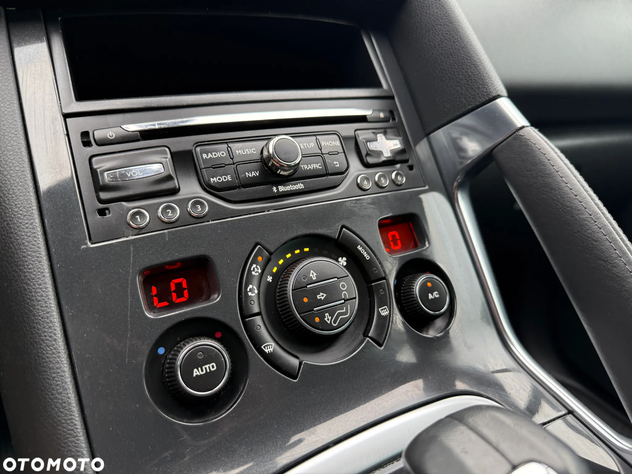 Peugeot 3008 Hybrid4 - 32