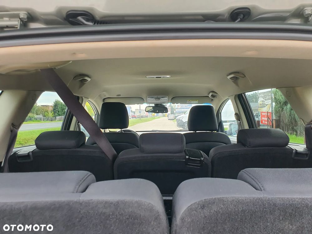 Kia Carens 1.7 CRDi Business Line 7os 7DCT - 28