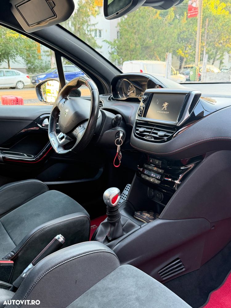 Peugeot 208 GTI 1.6 L THP - 8