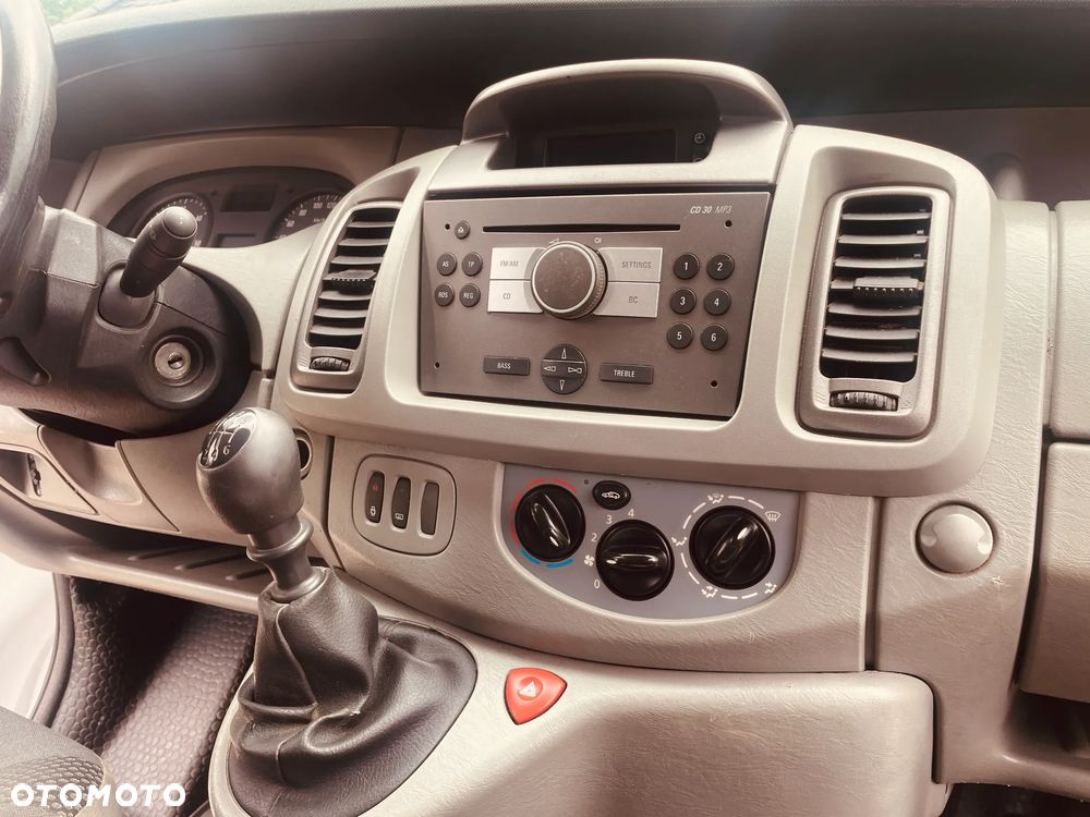 Opel Vivaro - 38