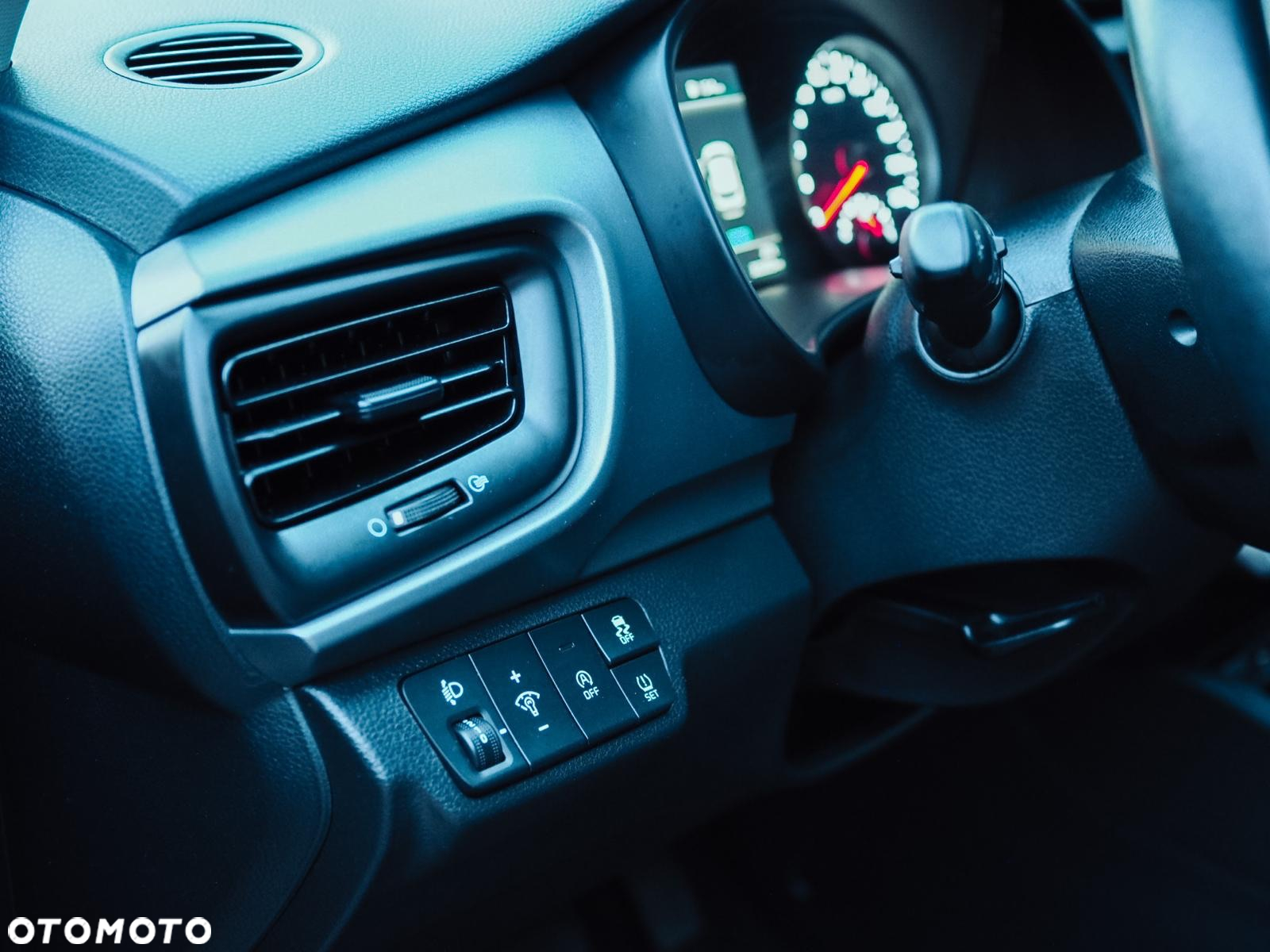 Kia Stonic - 27