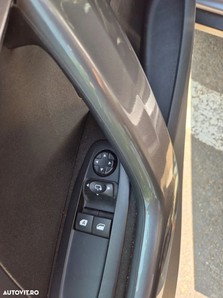 Peugeot 2008 1.2 PureTech Turbo EAT6 S&S Active - 10
