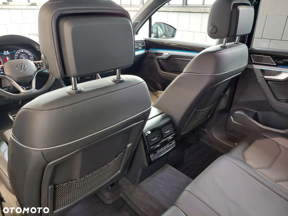 Volkswagen Touareg 3.0 V6 TDI SCR 4Mot R-Line - 16