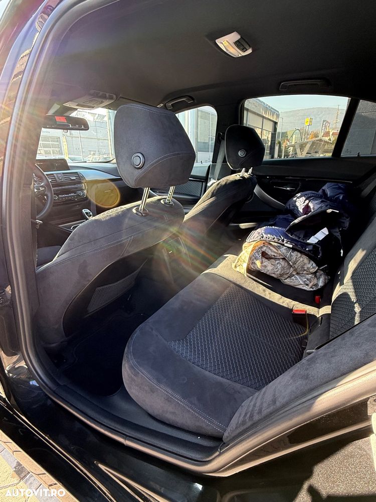 BMW Seria 3 320d Aut. M Sport - 12