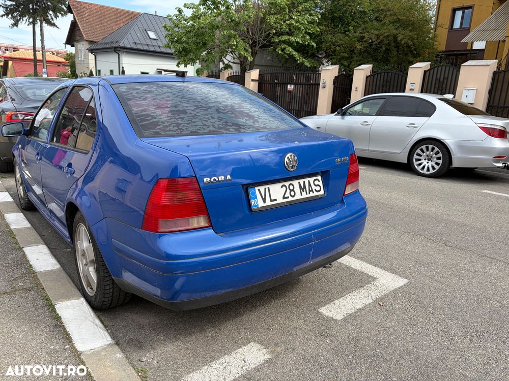 Volkswagen Bora 1.6 FSI Highline - 2