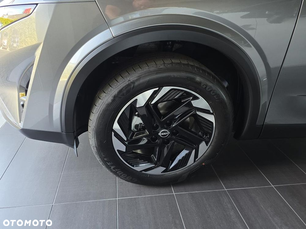 Nissan Qashqai 1.3 DIG-T mHEV N-Connecta Xtronic - 28