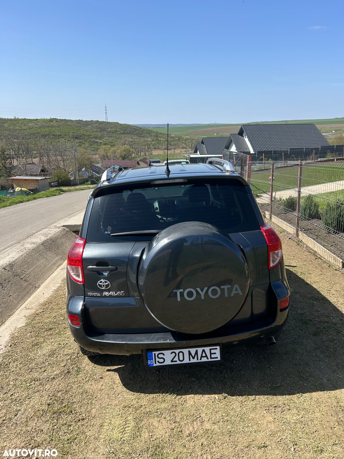 Toyota RAV4 2.2 D-4D Confort - 1