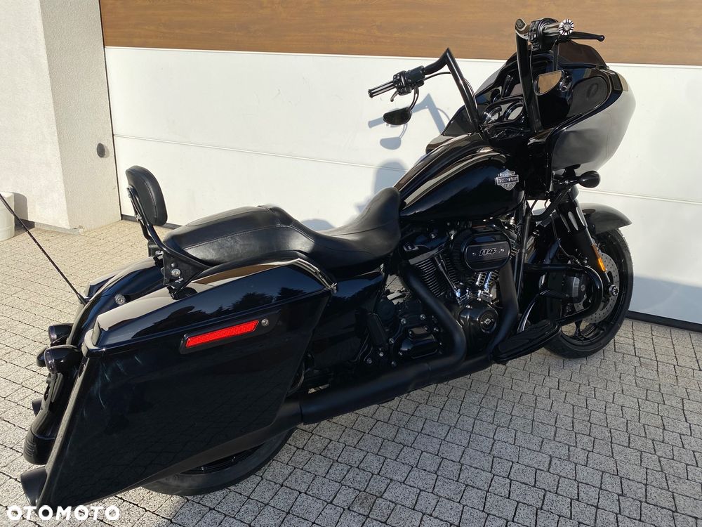 Harley-Davidson Touring Road Glide - 2