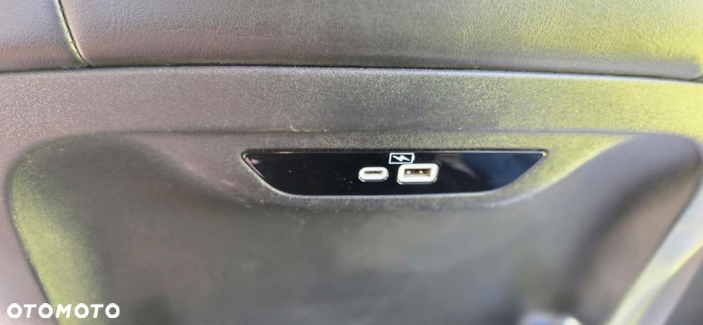 Chrysler Pacifica - 17