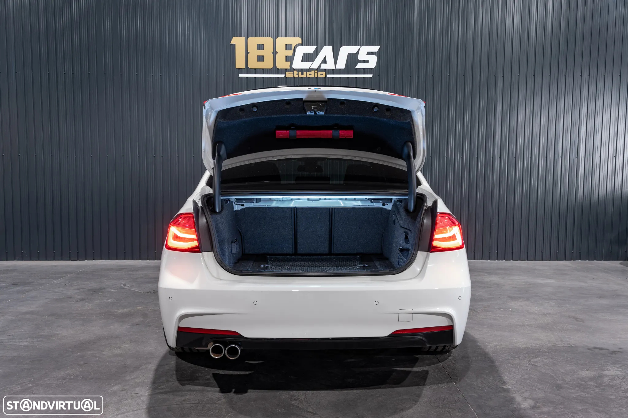 BMW 330 e iPerformance Pack M - 57