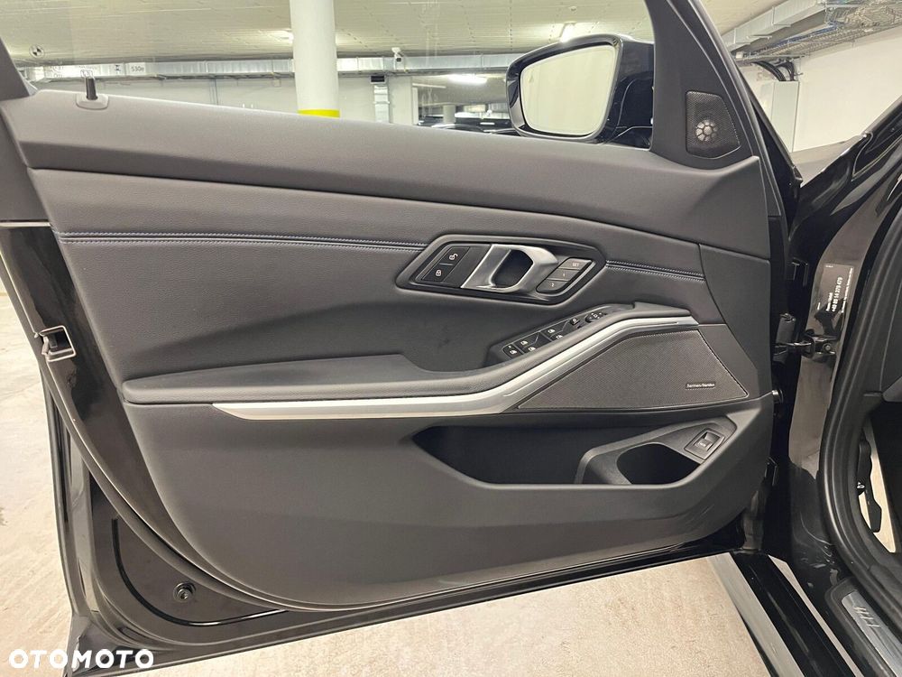 BMW Seria 3 M340i xDrive mHEV sport - 16