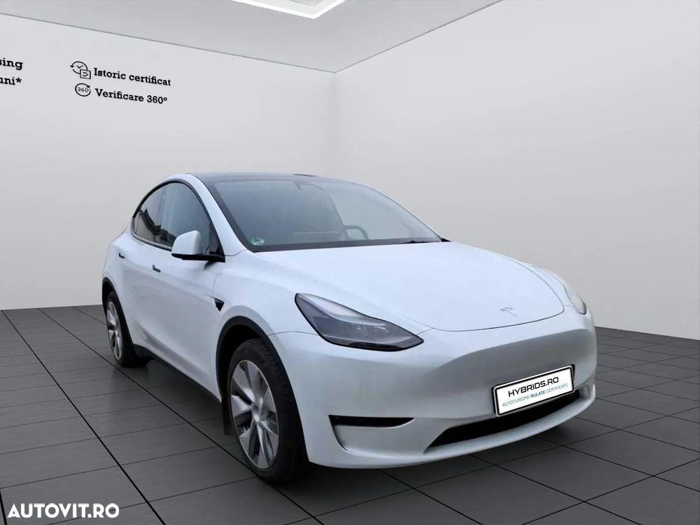 Tesla Model Y Long Range Dual Motor AWD - 6