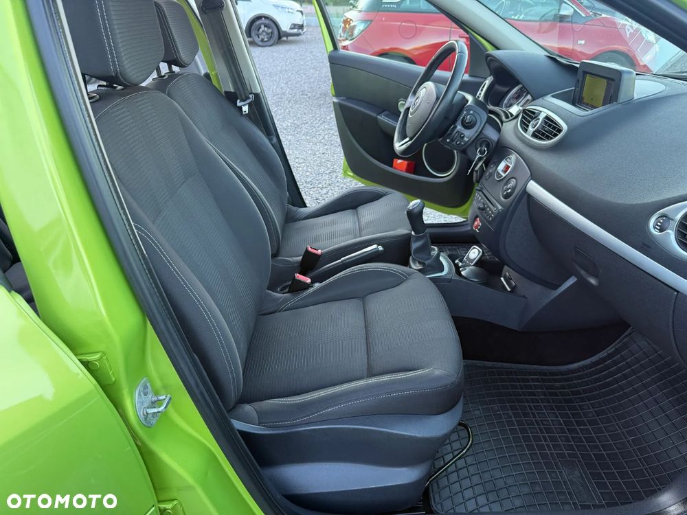 Renault Clio - 23