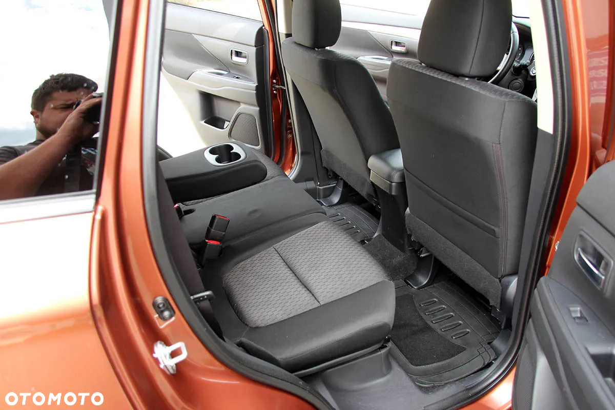 Mitsubishi Outlander 2.2 DID Intense + 4WD - 28