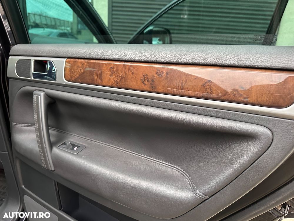 Volkswagen Touareg - 14