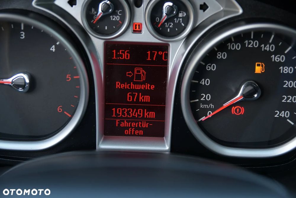 Ford Kuga 2.0 TDCi 2x4 Titanium - 34