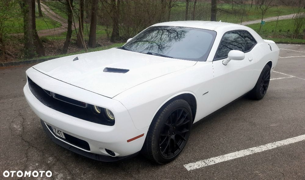 Dodge Challenger - 2