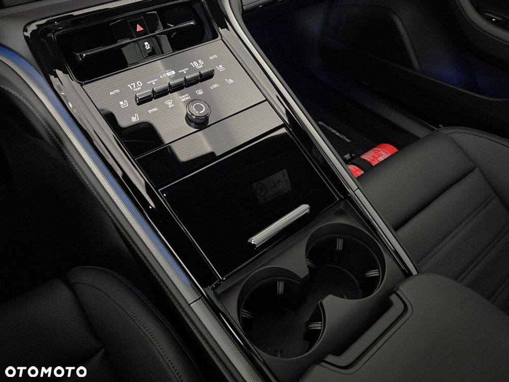 Porsche Panamera - 24