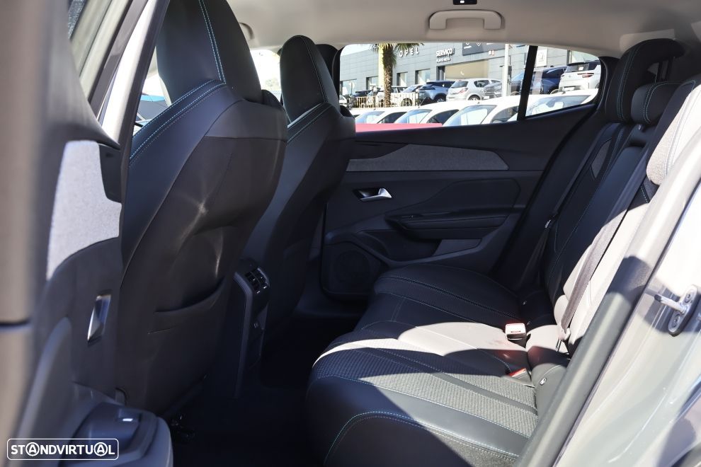Peugeot 408 1.6 Hybrid Allure e-EAT8 - 20