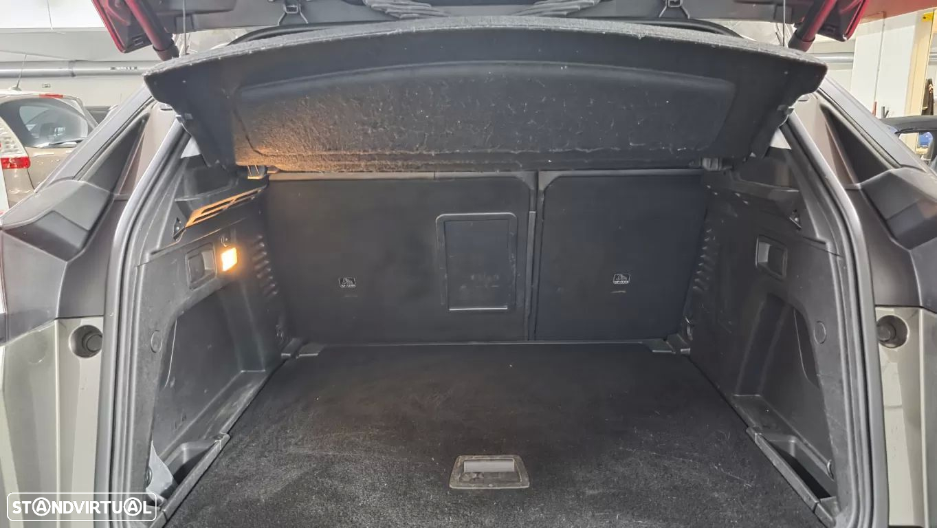 Peugeot 3008 1.2 PureTech Allure EAT6 - 26