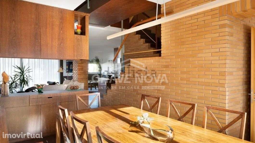 Moradia Triplex T4 suites 228 m² com jardim e terraços na Boavista - Grande imagem: 2/49