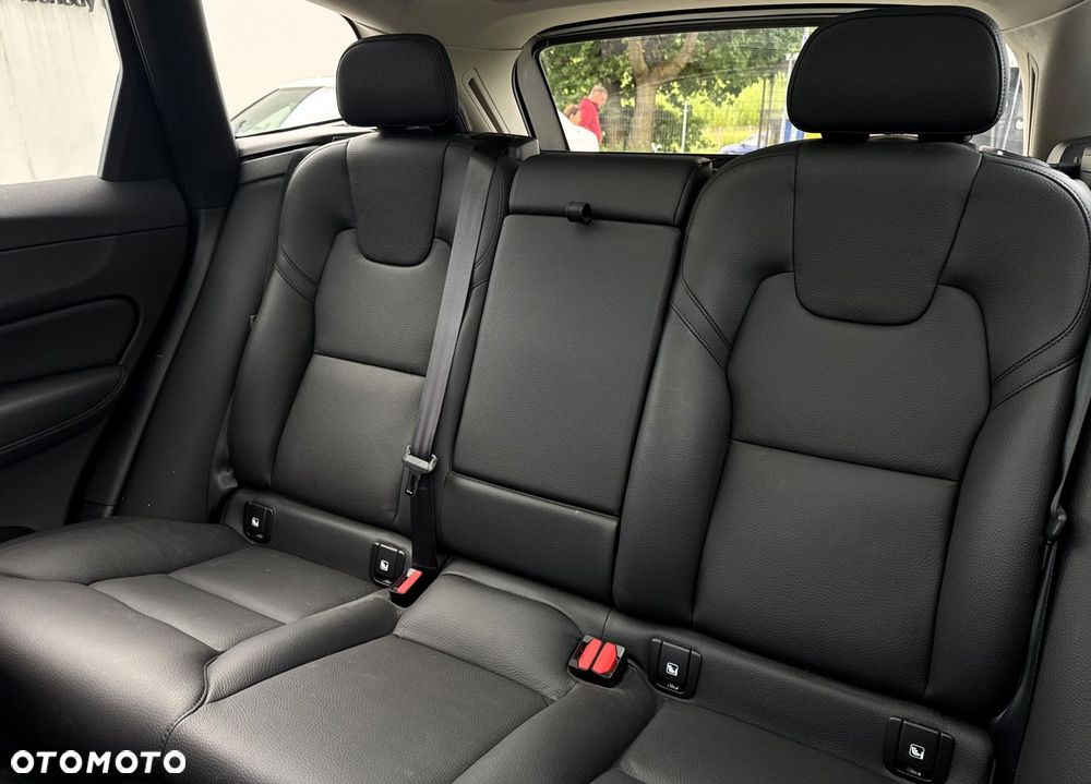 Volvo XC 60 - 25