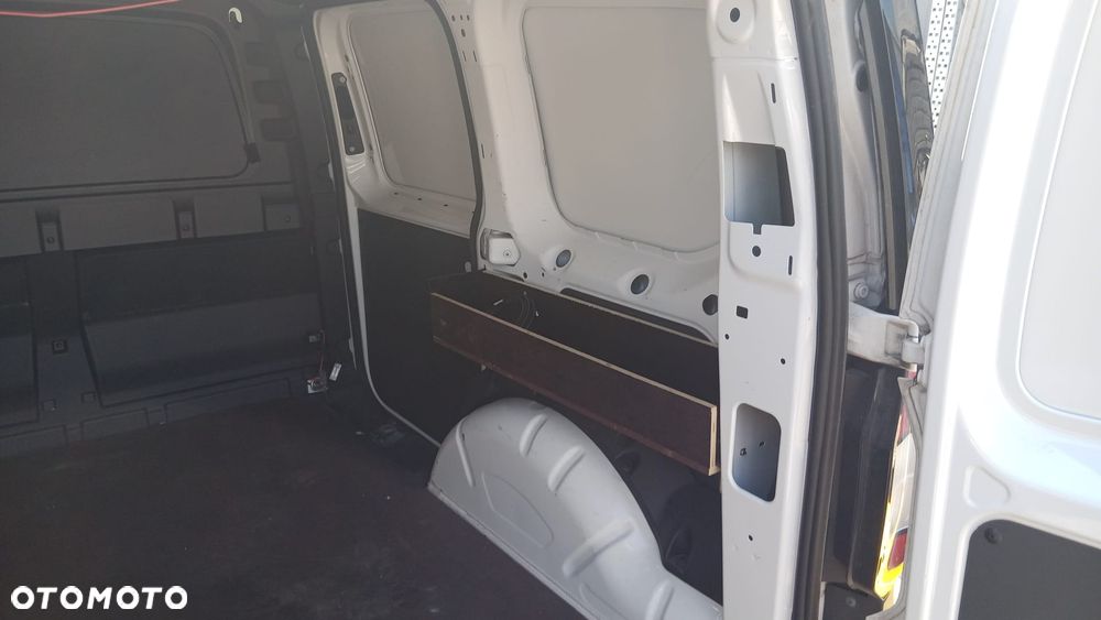 Volkswagen CADDY 2,0TDI DSG - 14