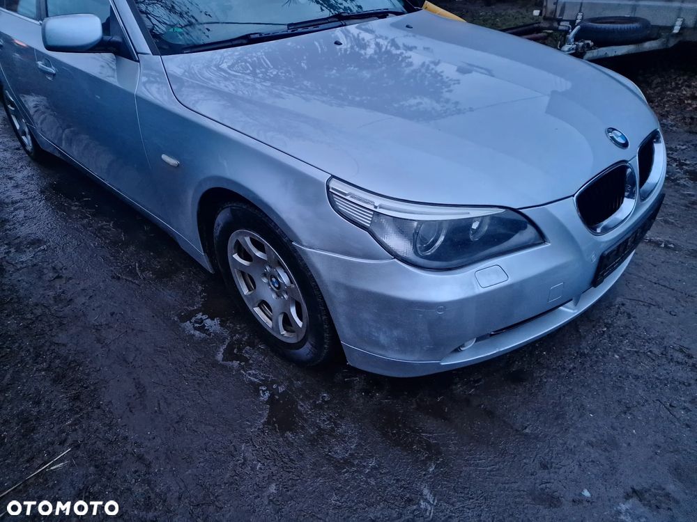 Zderzak  przód  BMW  E60  E61  w  kolorze  354 - 3
