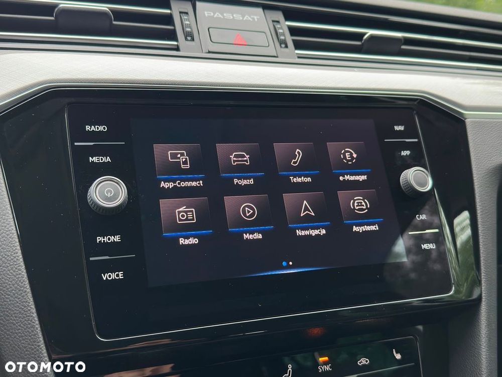 Volkswagen Passat - 22