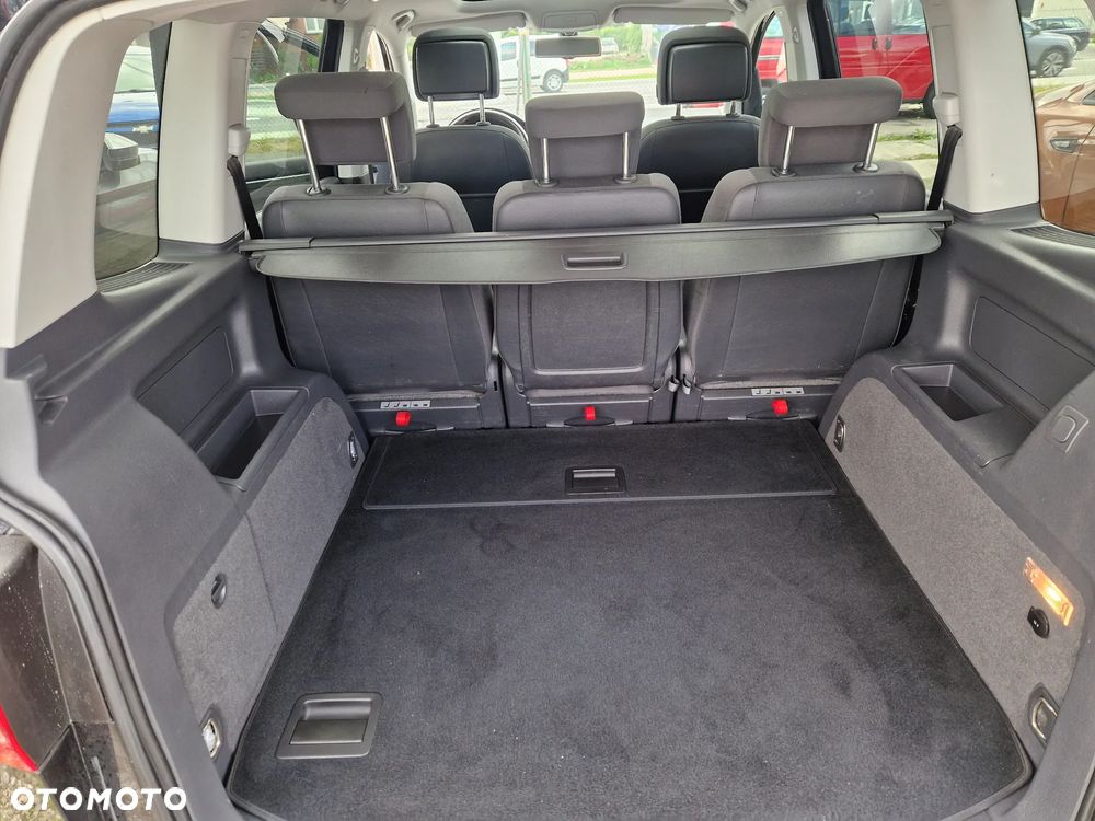 Volkswagen Touran - 15