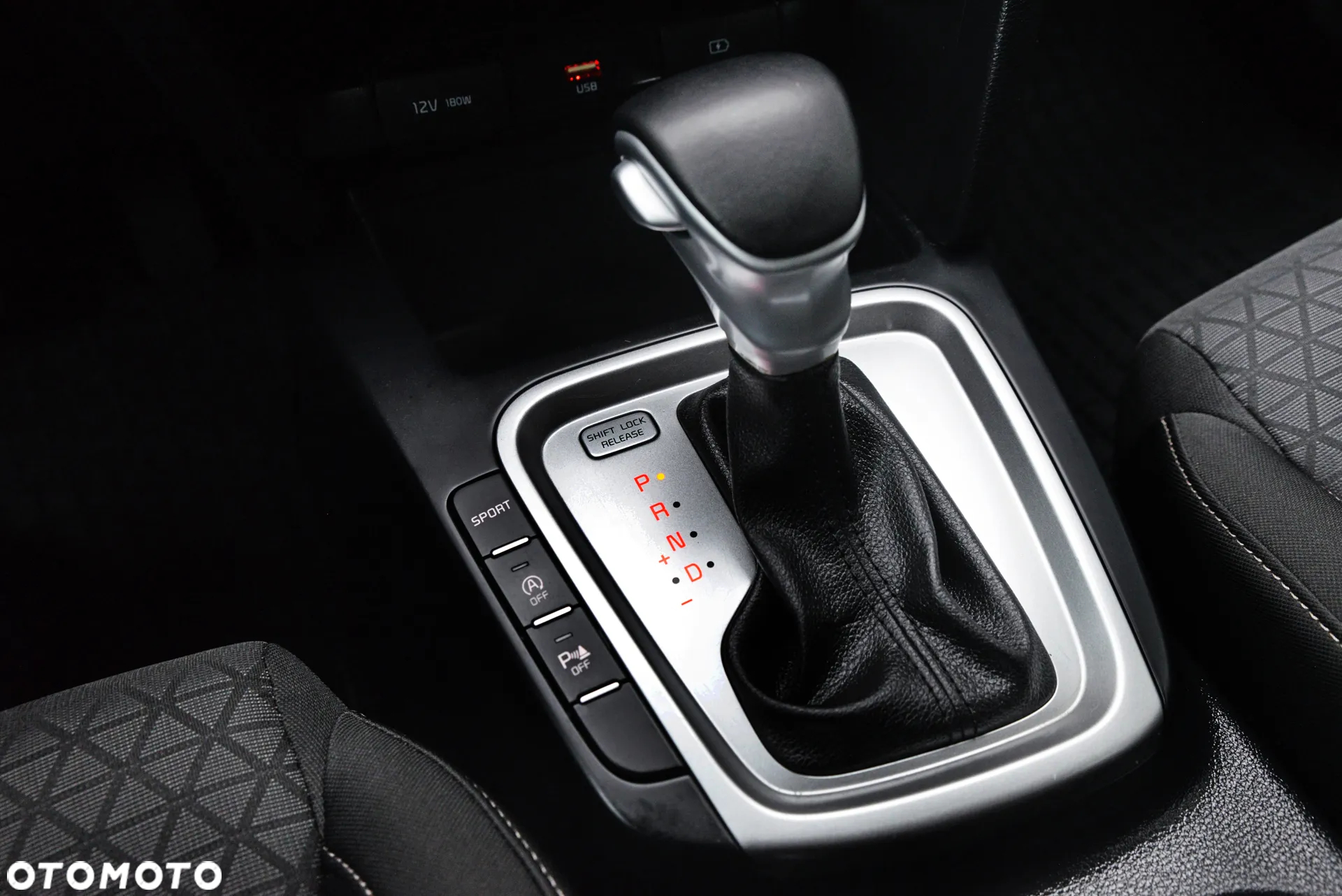 Kia Ceed 1.5 T-GDI Business Line DCT - 32