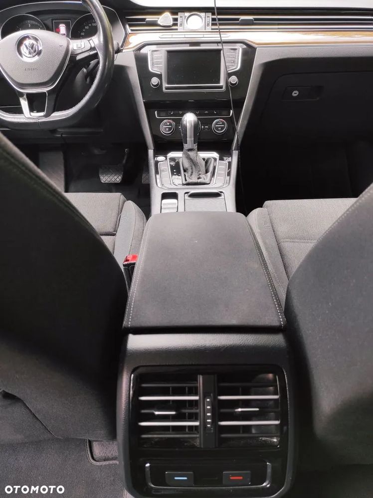 Volkswagen Passat Variant 2.0 TDI SCR DSG Highline - 21