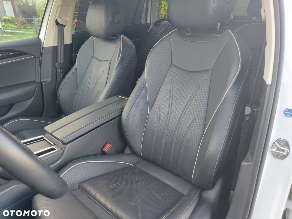 Volkswagen Passat 2.0 TDI SCR DSG 4Motion Elegance - 23