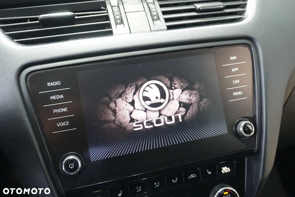 Skoda Octavia 2.0 TDI 4x4 DSG Scout - 29