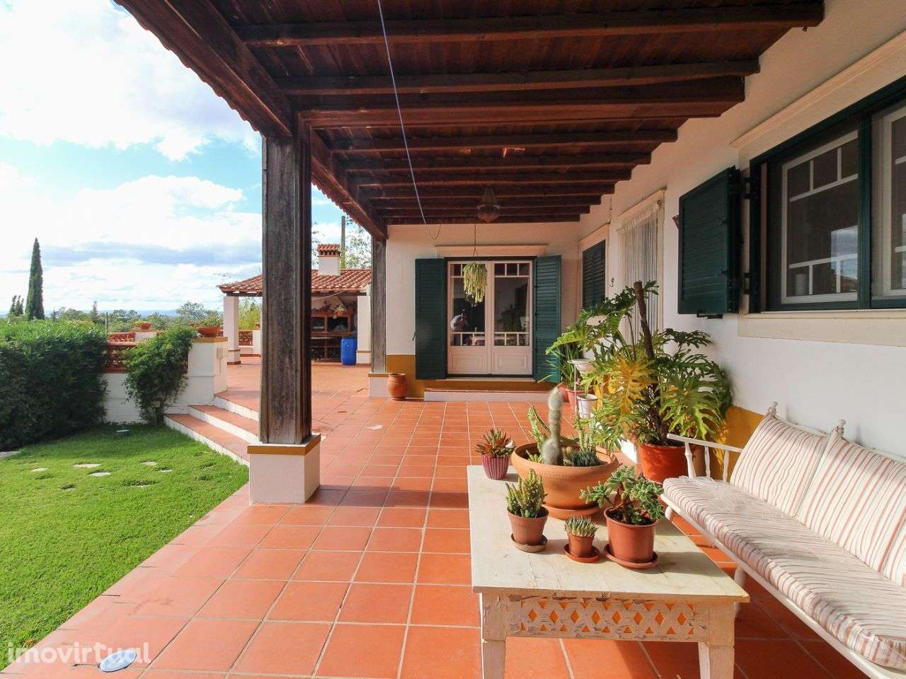 Moradia de 4 quartos com piscina e garagem - Grande imagem: 4/48