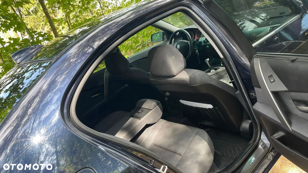 BMW Seria 5 520i - 22