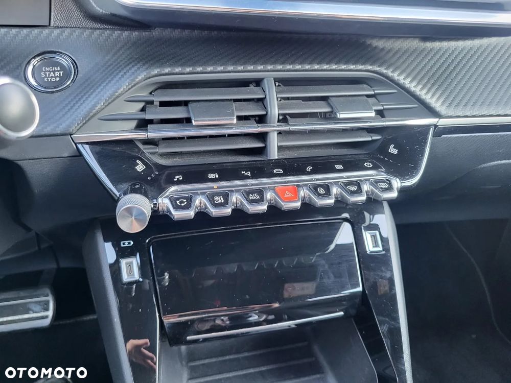 Peugeot 2008 PureTech 130 EAT8 GT - 29