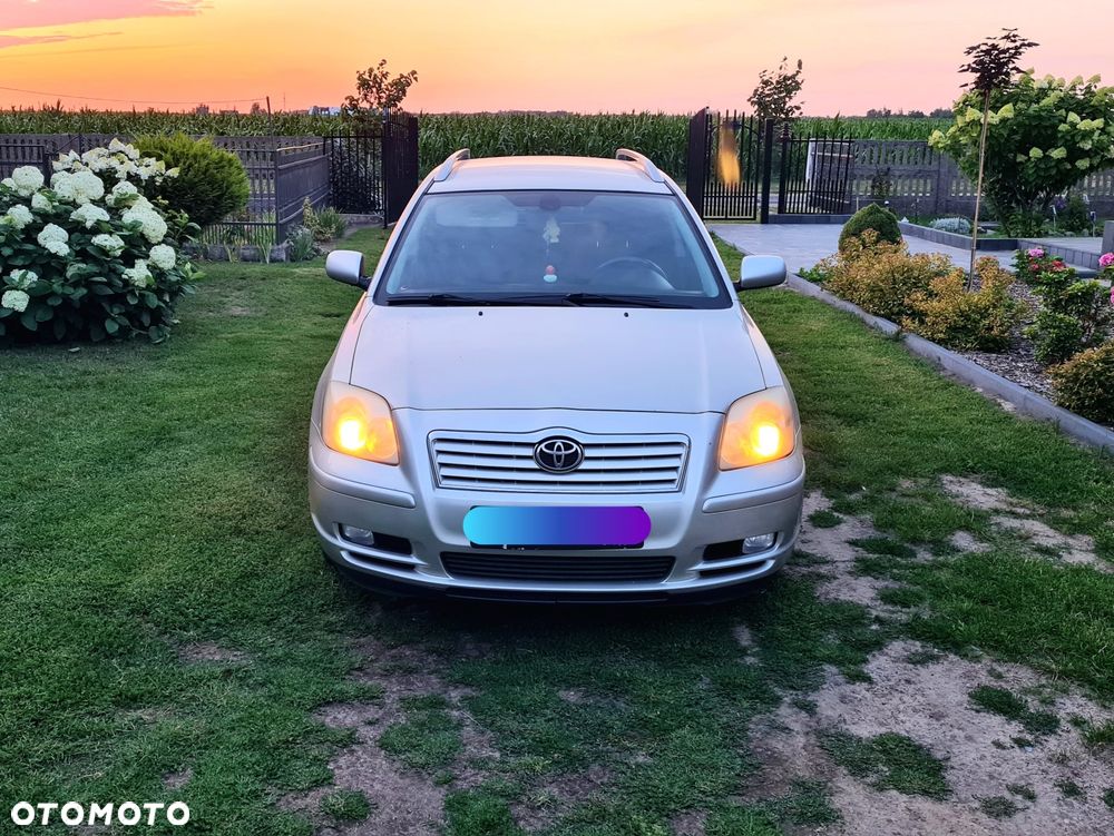 Toyota Avensis - 4