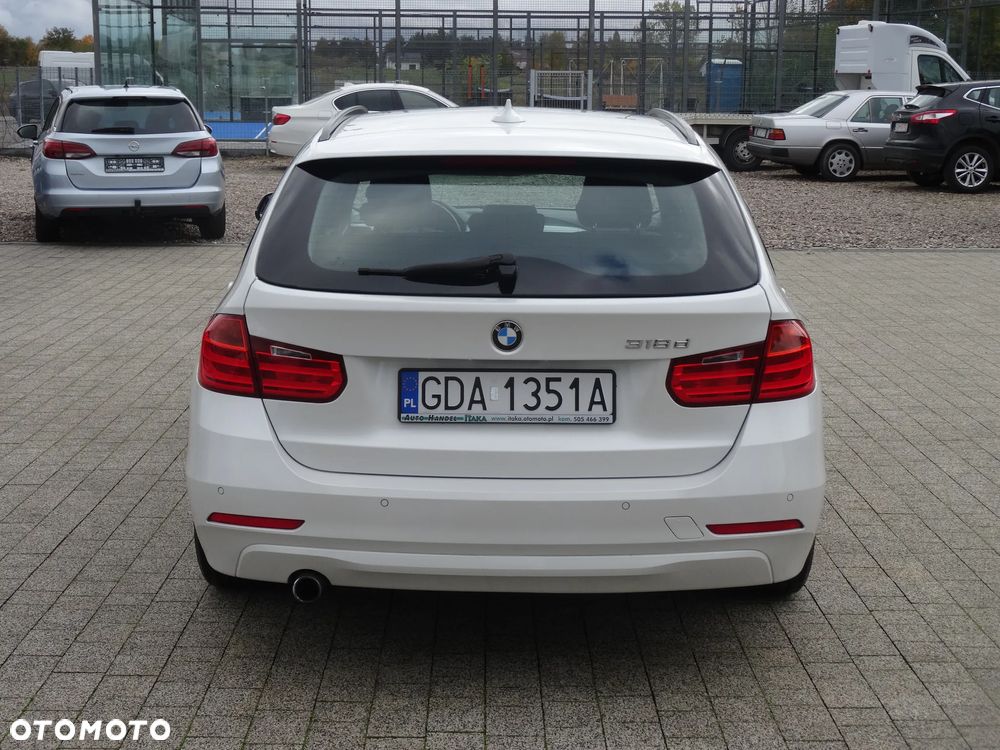 BMW Seria 3 318d - 11