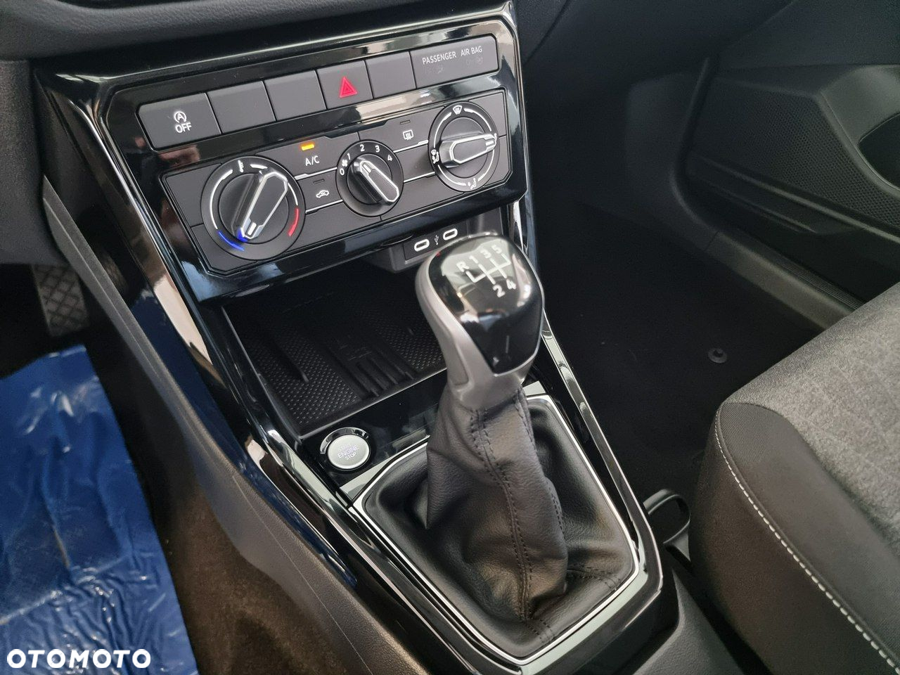 Volkswagen T-Cross - 16
