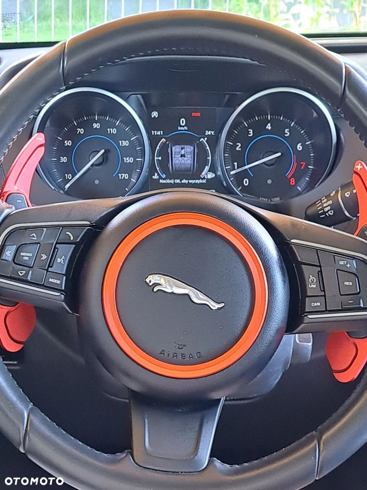 Jaguar F-Pace 25t AWD Prestige - 9