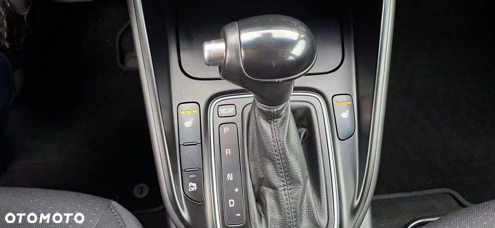 Kia Carens 1.7 CRDi Vision - 19